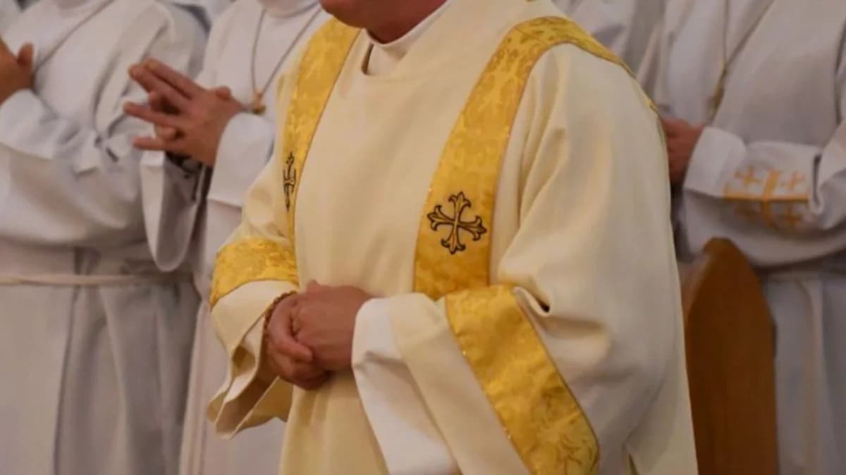 Ci duchowni mają żony i dzieci, ale posługują w naszych parafiach. Kim są?