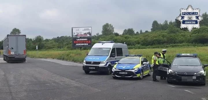 Ciężarówki pod lupą w Jaworznie. Policja sprawdzała czas pracy kierowców