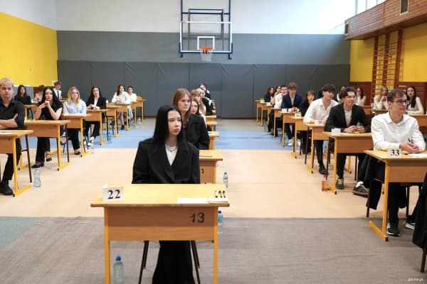 Co nowego Matury 2026. Bardzo dobre wyniki w Gdyni Gdyńscy maturzyści poznali w środę, 8 lipca wyniki egzaminów dojrzałości. Wyniki procentowe z obowiązkowych przedmiotów –... Zobacz więcej