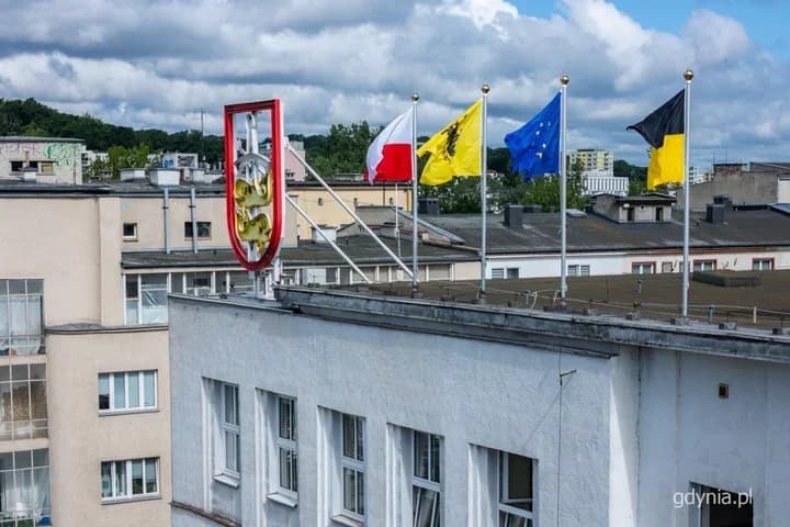Czarno-żółte flagi nad Gdynią. Rusza kaszubskie święto pod stulecie miasta