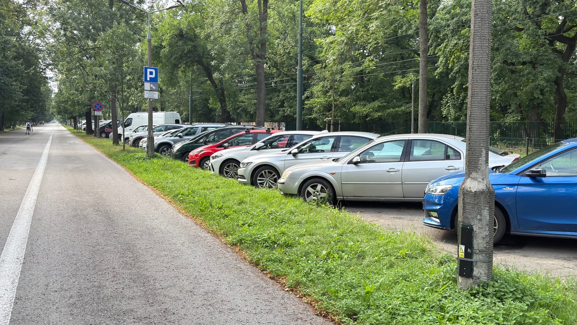 Czasowe wyłączenie miejsc postojowych na al. 3 Maja. Utrudnienia potrwają ponad tydzień