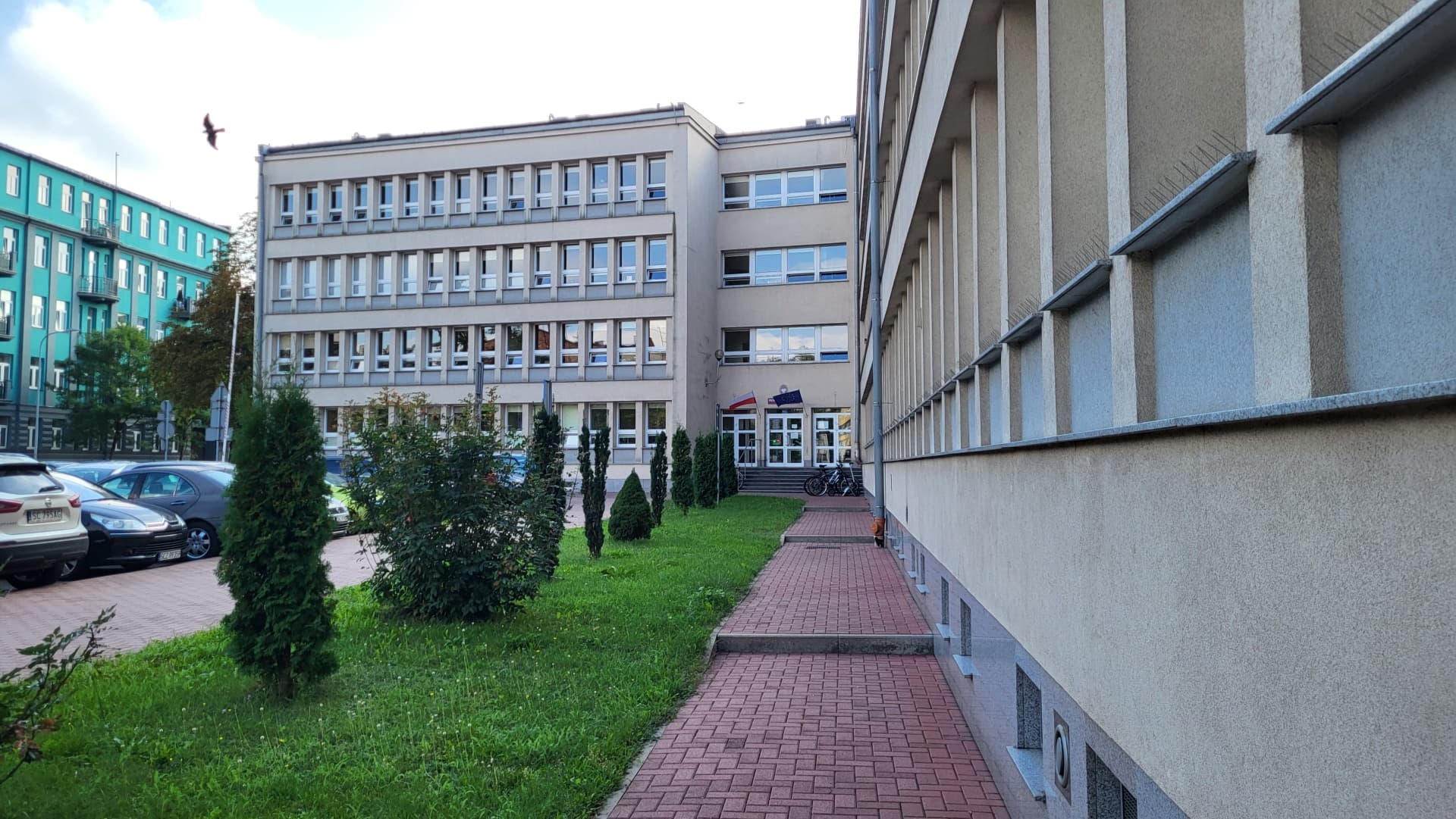 Częstochowska prokuratura przedstawiła zarzuty 3 pracownikom skarbówki z Kielc. Mieli ujawniać tajemnice służbowe.