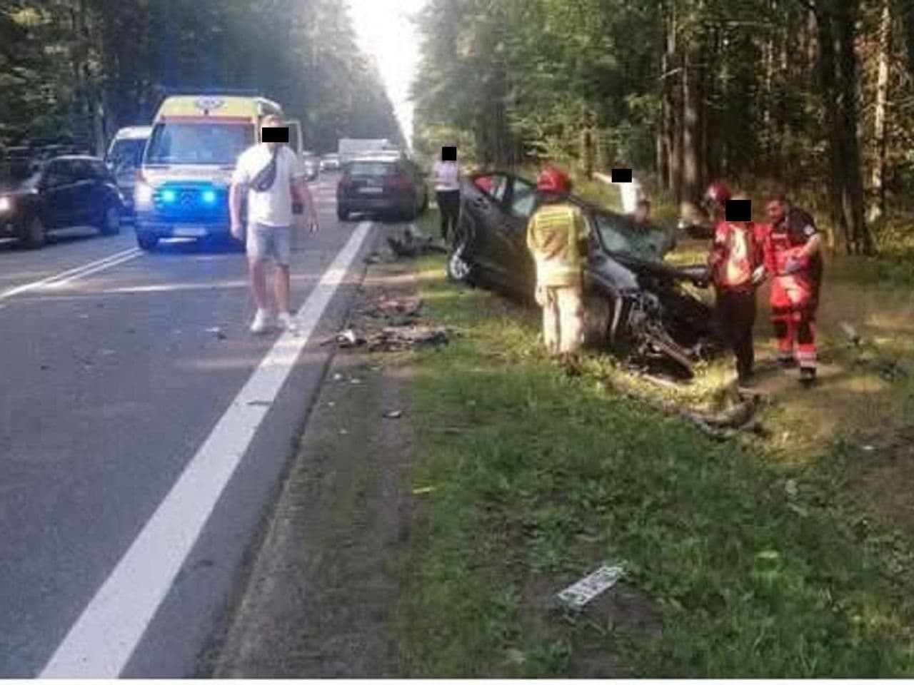 Czołowe zderzenie na trasie Białystok-Augustów. Kilka osób rannych