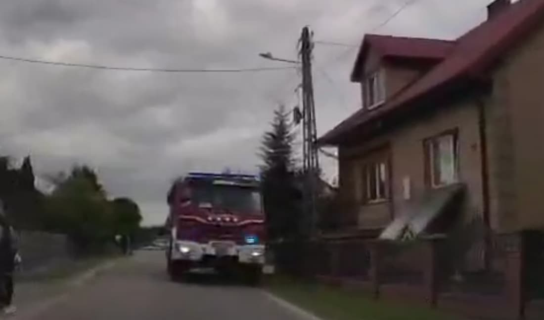 Cztery osoby spadły z platformy podczas zbioru czereśni. Trzy trafiły do szpitala