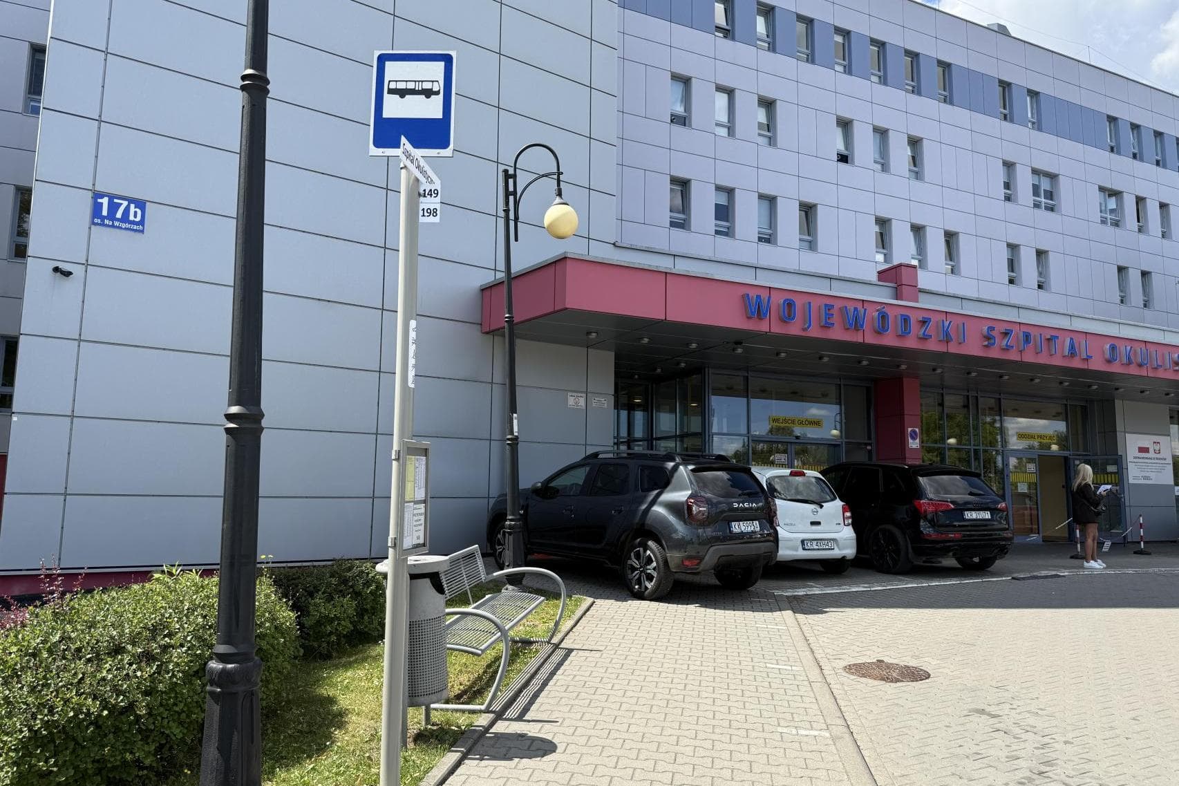 Czy przyjedzie autobus? Pacjenci szpitala okulistycznego na Wzgórzach Krzesławickich mają problem z dojazdem