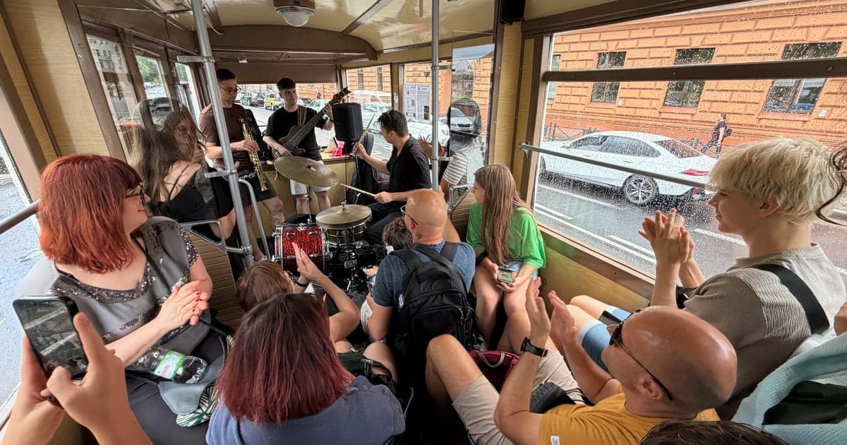 Dali koncert w tramwaju! Muzyczna uczta z Wrocławiem w tle | ZDJĘCIA