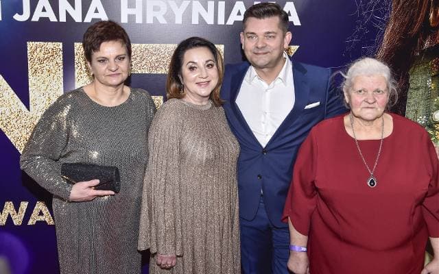 Danuta Martyniuk została blondynką w rozmiarze 38. Tak wygląda żona króla disco polo po metamorfozie