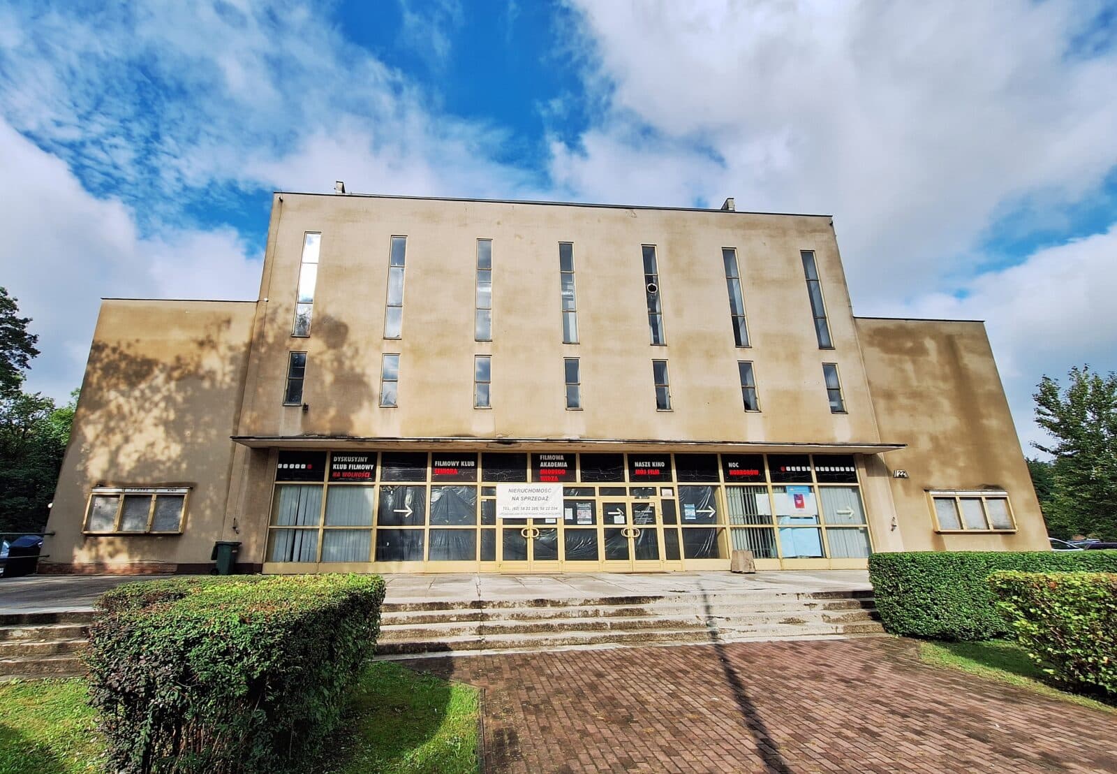 Dawne kino Komeda znów na sprzedaż. Miasto obniża cenę