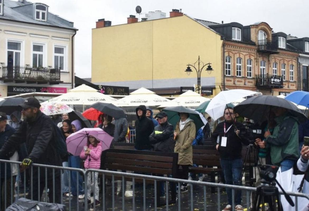 Deszcz z burzami i gradem na bluesa? Ostrzeżenie meteorologiczne