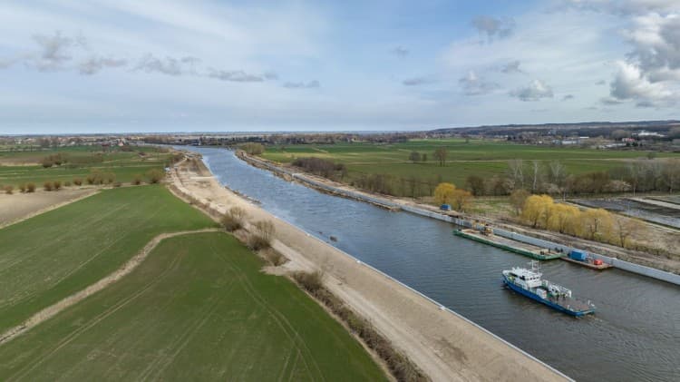 Droga wodna do portu w Elblągu coraz bliżej finału. Podpisano umowę na dalsze pogłębianie rzeki