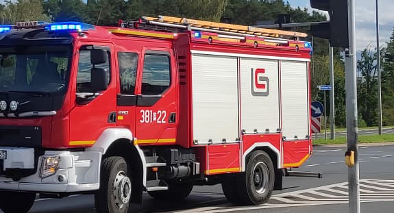 Duszący zapach gazu pieprzowego w bloku