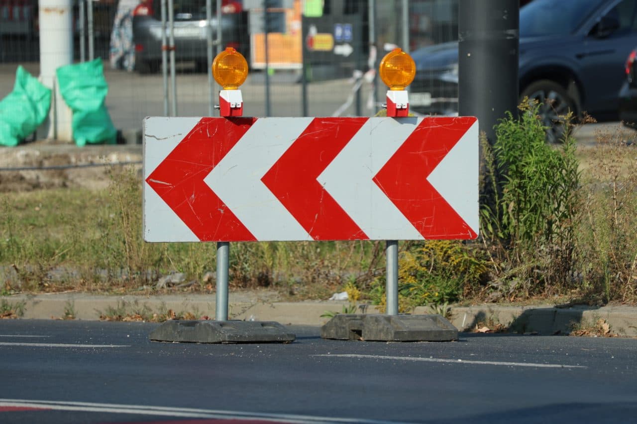 Duże utrudnienia na al. Kraśnickiej i ul. Nałęczowskiej. Zamknięcia dróg i objazdy autobusów