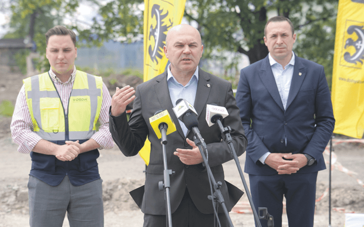 Dwa miesiące do zakończenia rewitalizacji linii kolejowej 319. Wojciech Bochnak: Po blisko 50 latach przywracamy kolej mieszkańcom powiatu strzelińskiego