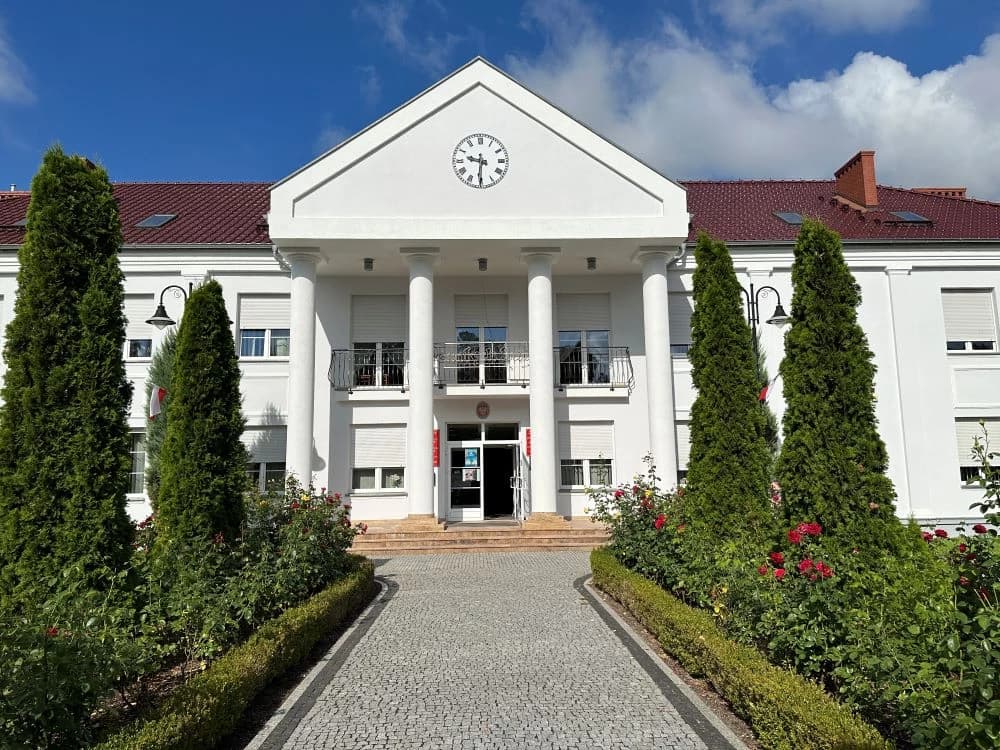 Dwa stanowiska dyrektorskie do obsadzenia. Ruszyły konkursy