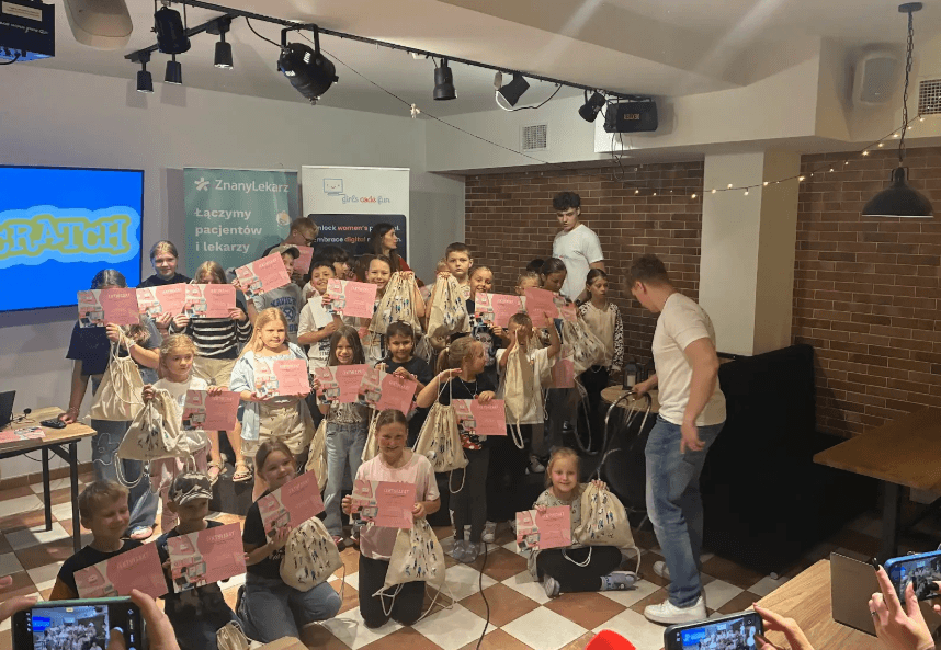 Dzieci z Radomia zakończyły naukę programowania. Za nami finał 18. edycji warsztatów Fundacji Girls Code Fun