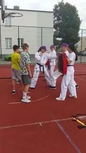 Dzień Bezpiecznego Ruchu w Stawiszynie – karate i samoobrona na Orliku
