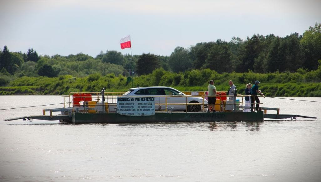 DZISIEJSZY Podlasie24 Ograniczenia na przeprawie promowej Drohiczyn – Bużyska. Powodem niski stan Bugu