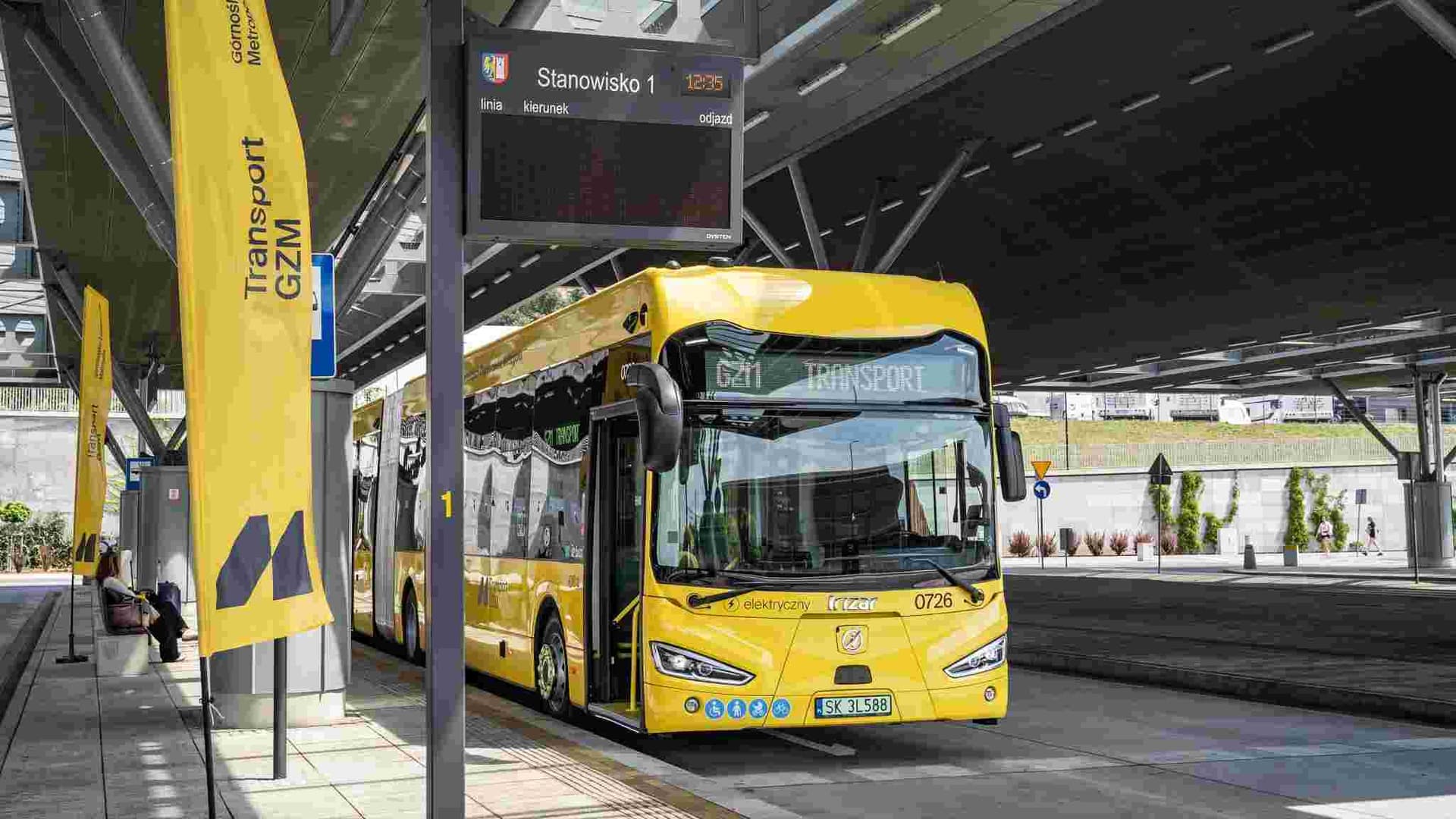 Elektryczny Irizar w Centrum Przesiadkowym. Do Gliwic trafiło 7 przegubowych autobusów