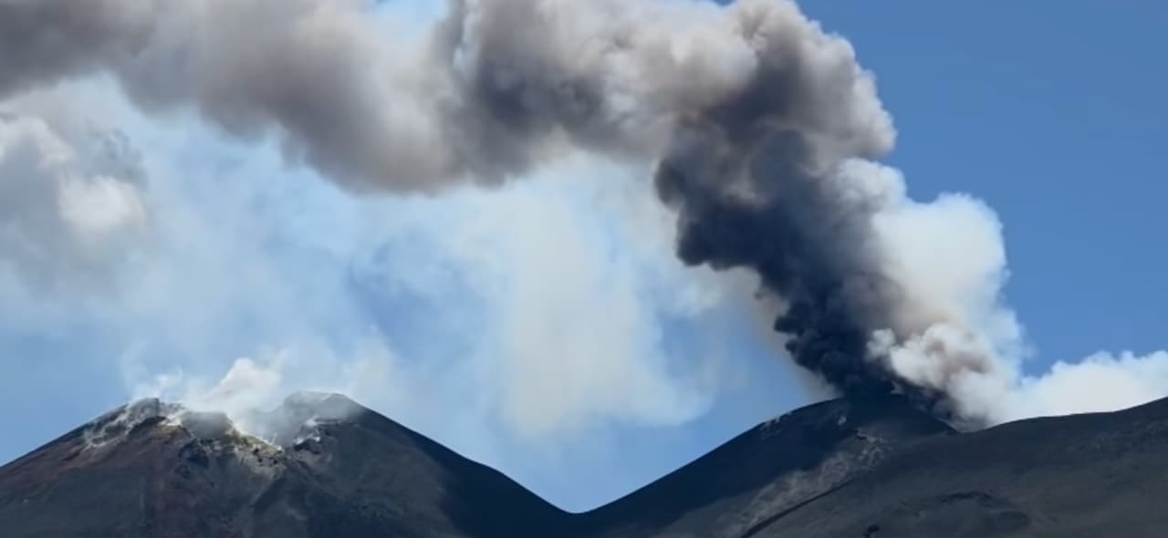 Erupcja Etny na Sycylii. Co z lotami z i do Poznania?
