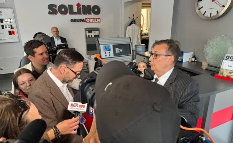 Europoseł Daniel Obajtek próbował wejść do zakładu IKS „Solino”, doszło do przepychanek