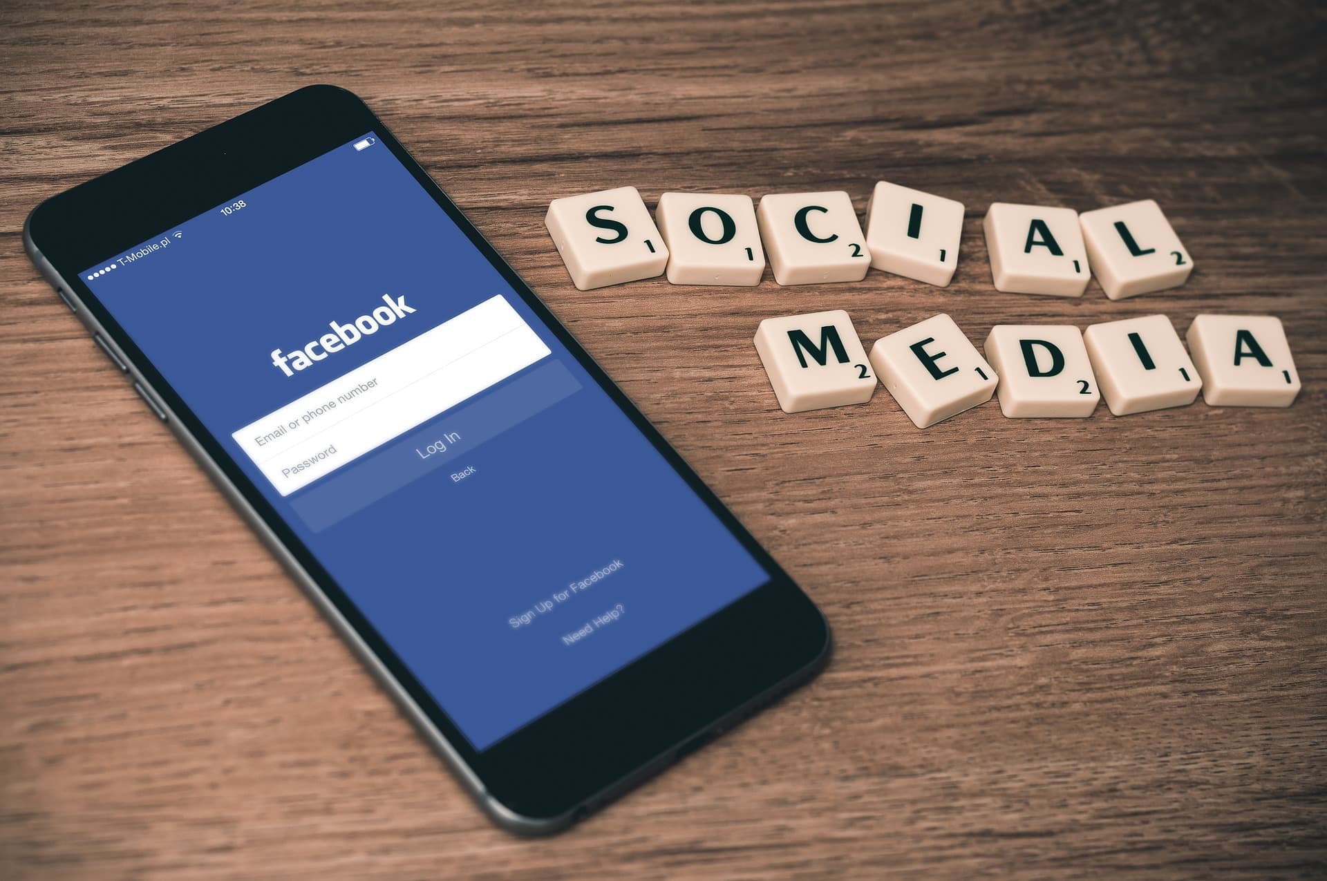 Facebook ma problemy. Tysiące zgłoszeń od użytkowników, pojawiają się trudności z logowaniem