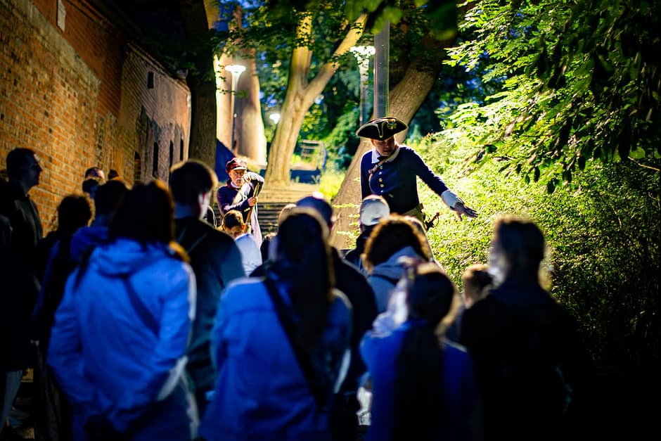 Fort Nocą od Hevelianum. Sezonowe spacery szlakiem duchów Góry Gradowej