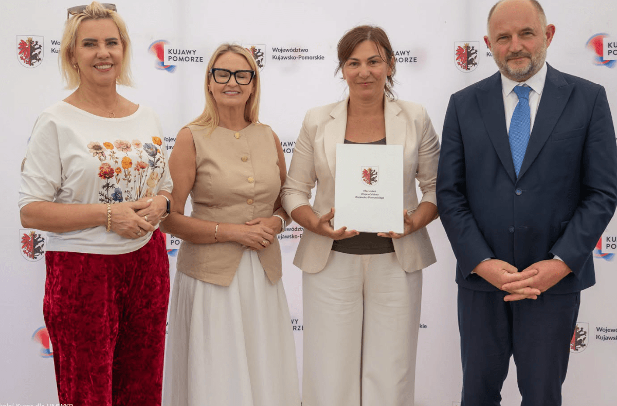 Gmina Wielka Nieszawka z dotacją na wiatę rowerową w Cierpicach