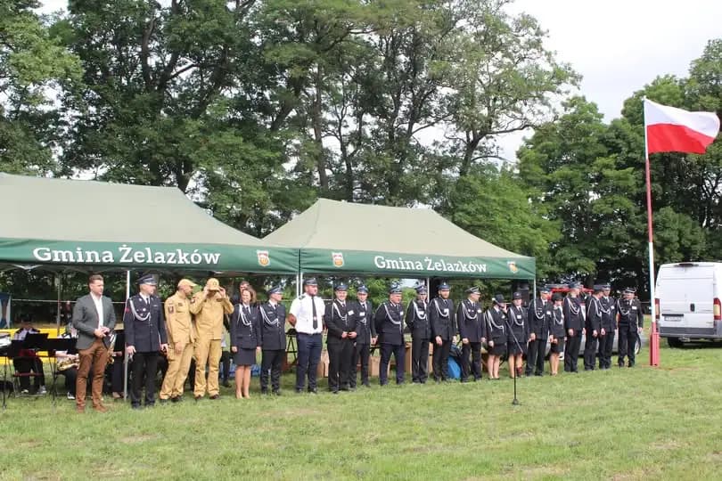 Gminne Zawody Sportowo-Pożarnicze w Żelazkowie: rywalizacja i pasja mimo kapryśnej pogody