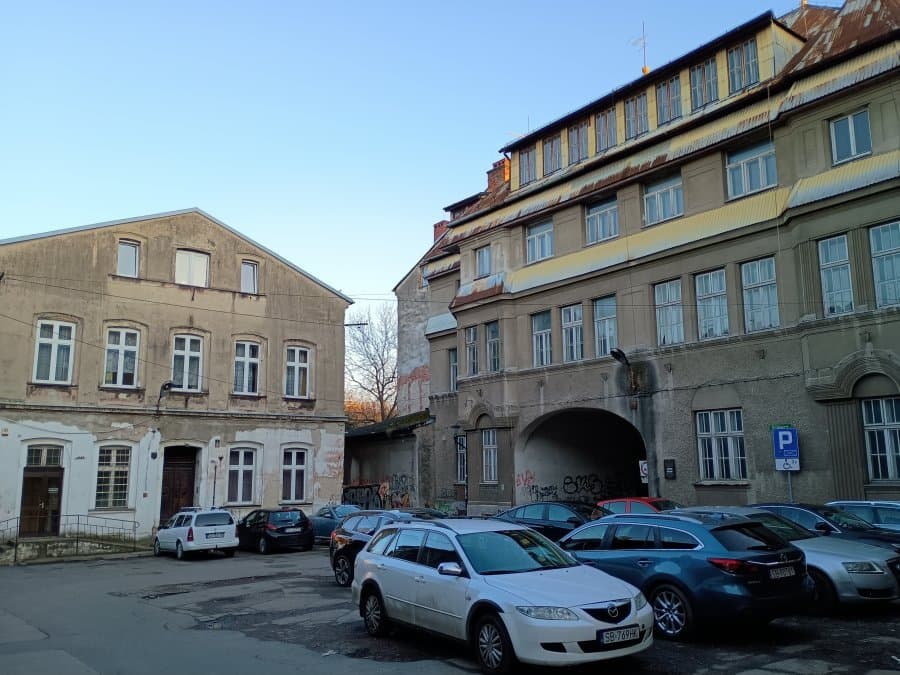 GORĄCY TEMAT Dawne zabudowania fabryczne zyskają nowe życie. Pierwszy etap prac pochłonie ponad 90 mln zł - foto 6 9996