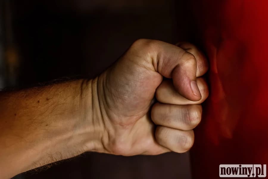 Groziła mężowi śmiercią i stosowała wobec niego przemoc. Mieszkanka Żor otrzymała nakaz opuszczenia mieszkania