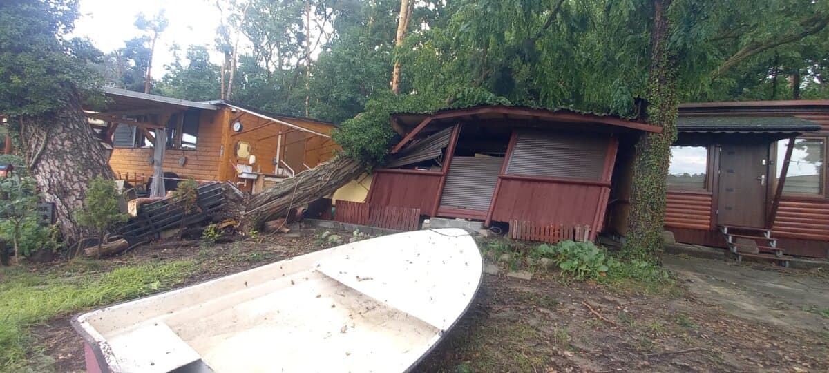 Gwałtowna nawałnica w powiecie nowotomyskim. Ewakuacja obozu harcerskiego