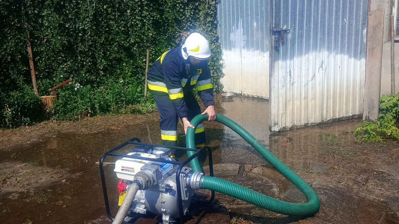 Gwałtowne burze przechodzą nad Lubelszczyzną. Ponad 200 interwencji strażaków, najtrudniejsza sytuacja w powiecie bialskim