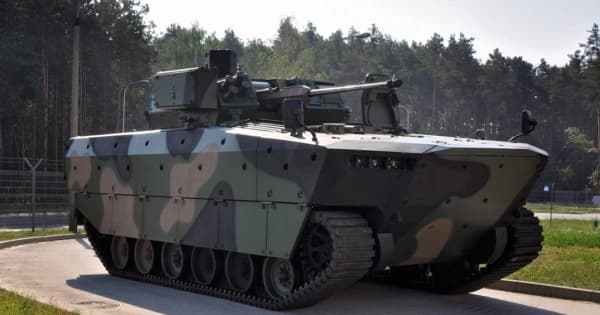 Huta zarabia i zatrudnia