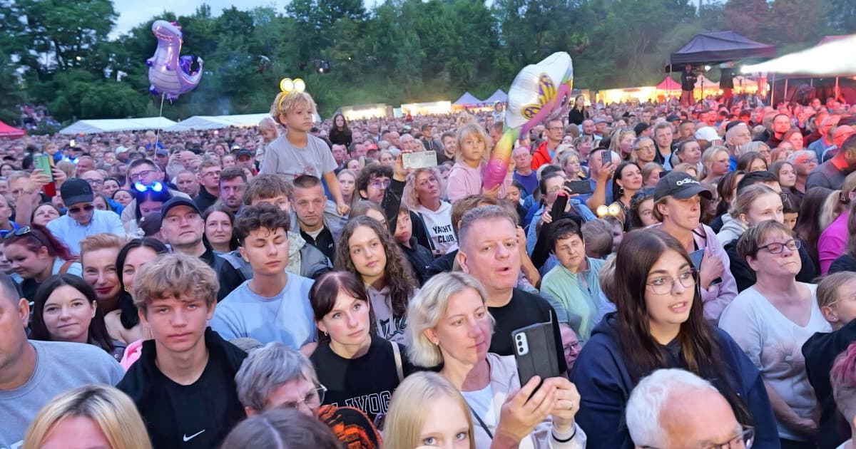 Ich Troje w Tucholi na rekord. Takiego tłumu żaden koncert tu nie widział. FOTORELACJA nr