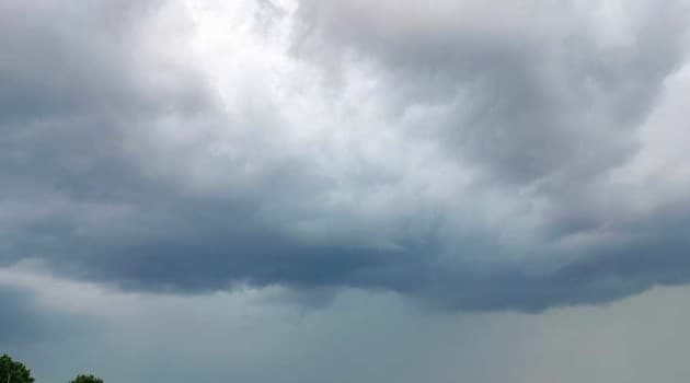 IMGW wydał alert dla naszego powiatu. Popołudniu możliwe burze