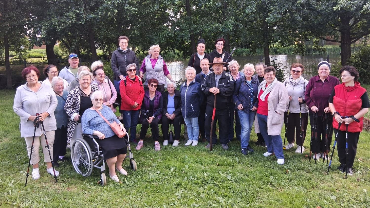 Integracyjny marsz seniorów był w okolicach Angowic
