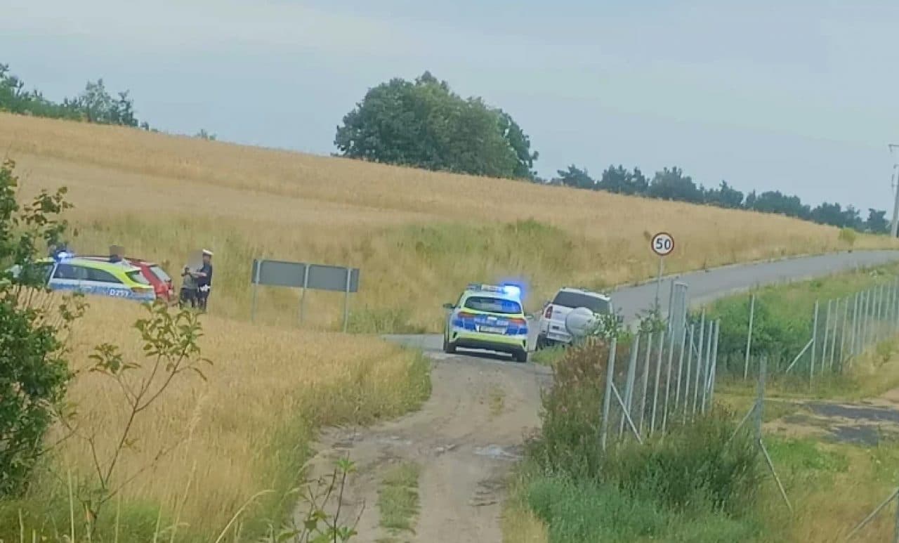 Interwencja na drodze serwisowej przy S19. Policjanci znaleźli mefedron