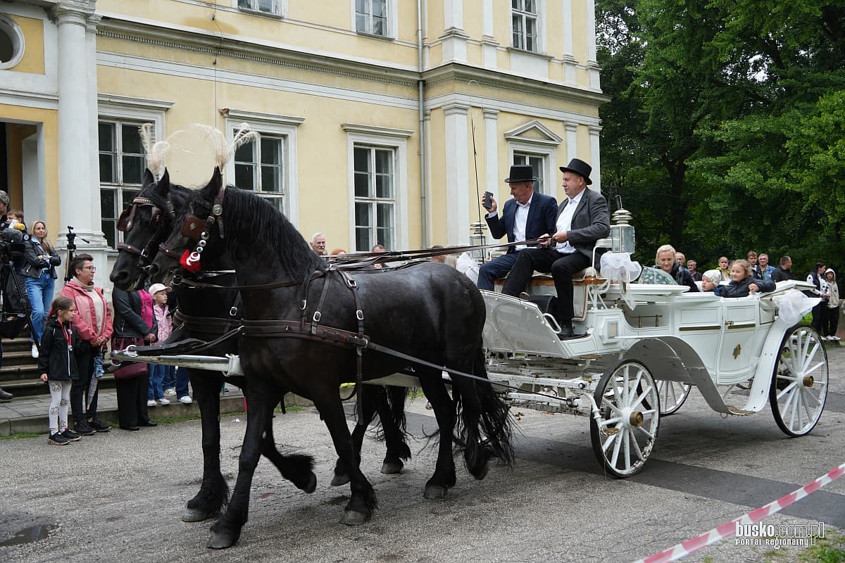 IV Nadnidziańska Parada Karet i Zaprzęgów Konnych w Chrobrzu za nami (foto/video)