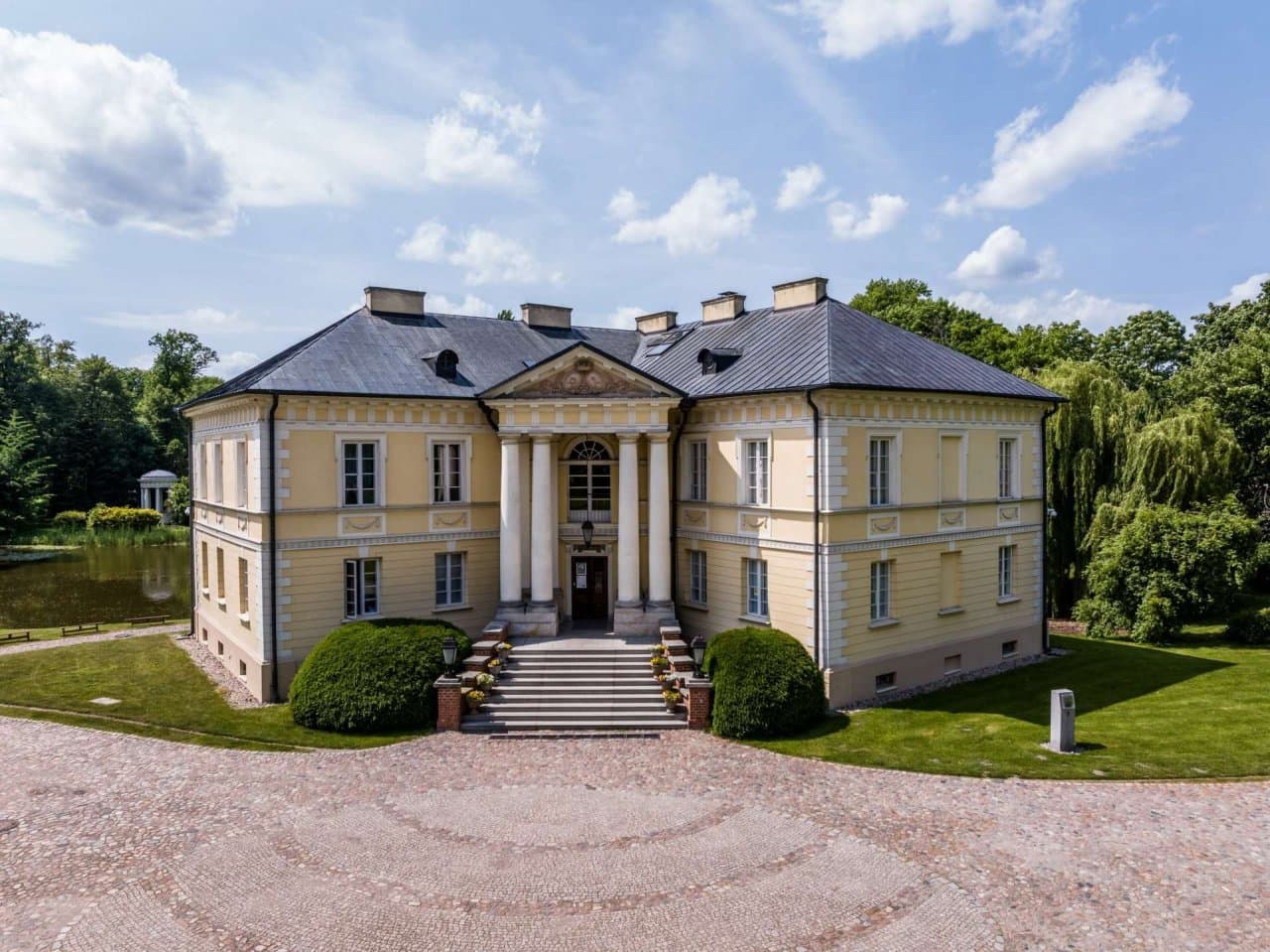 Jak brzmi muzyka polskich masonów? Koncert i wykład w Pałacu w Dobrzycy