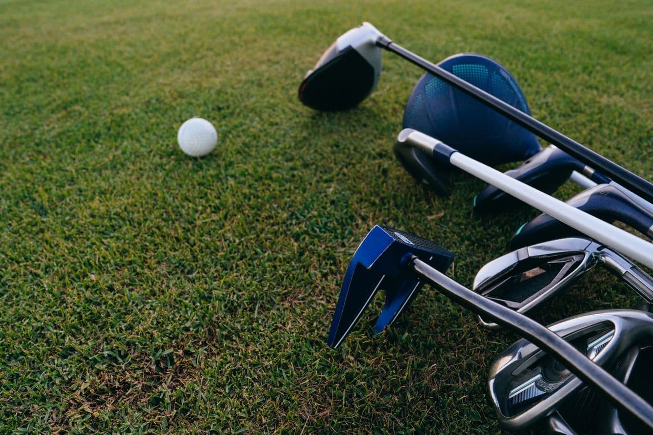 Jak dobrać sprzęt golfowy do swojego poziomu zaawansowania?