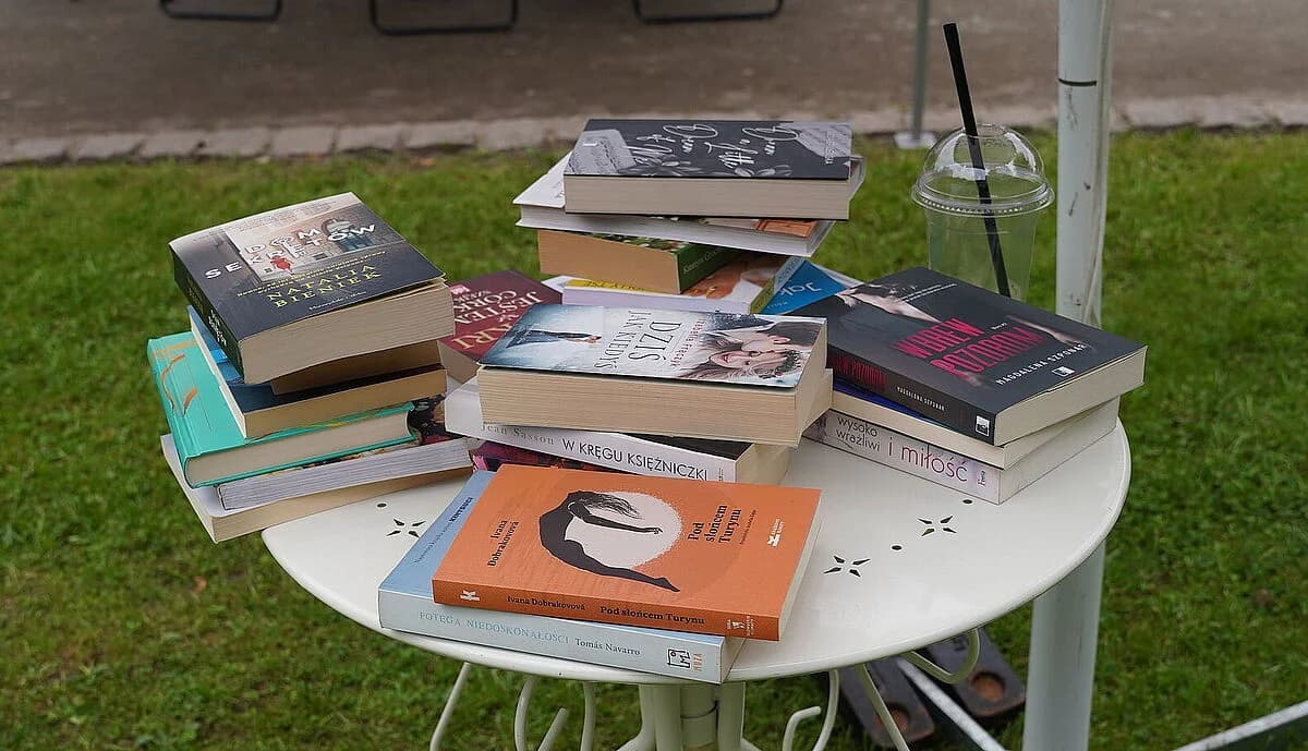 Jastrzębie-Zdrój: Biblioteka zaprasza na "Czytanie na trawie" w Parku Zdrojowym