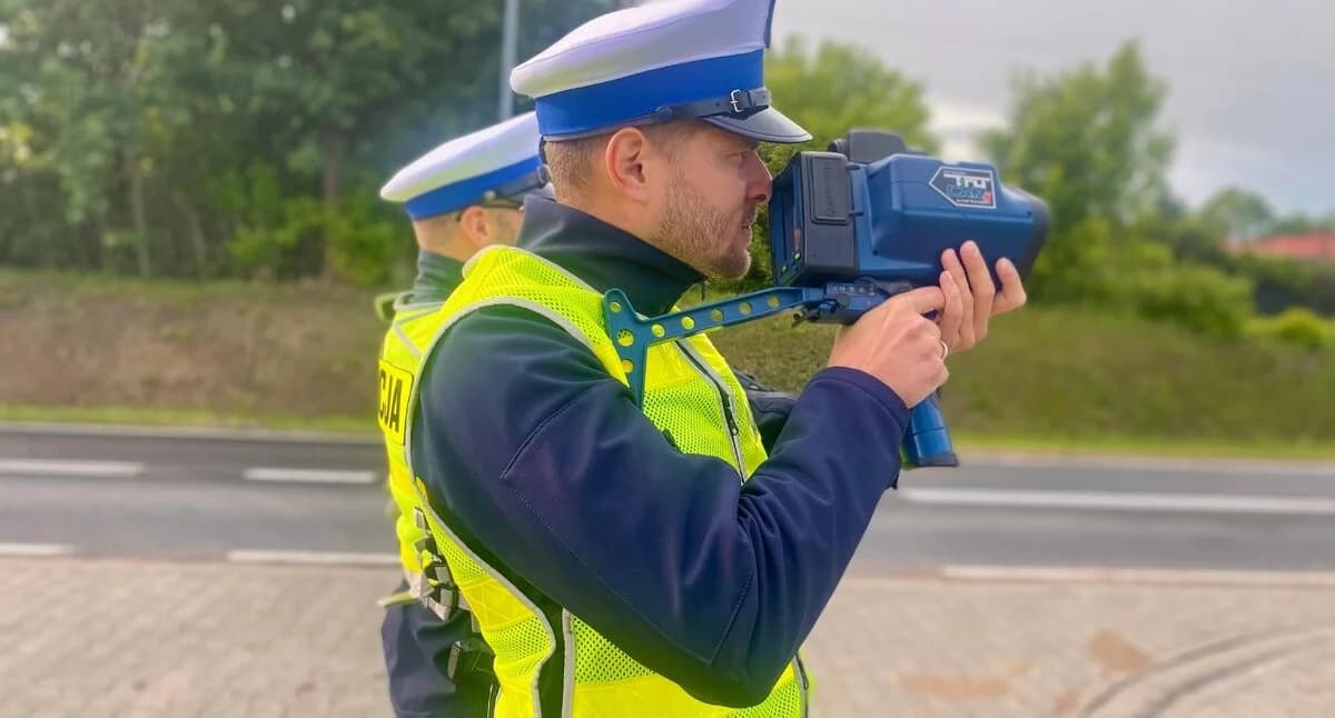 Jechał 106 km/h w terenie zabudowanym. 21-latek stracił prawo jazdy 3