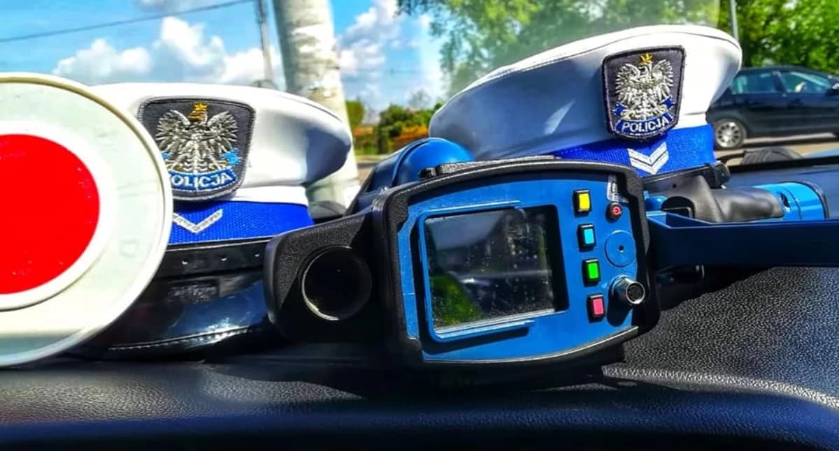 Jechał 109 km/h przez teren zabudowany. 27-latek stracił prawo jazdy