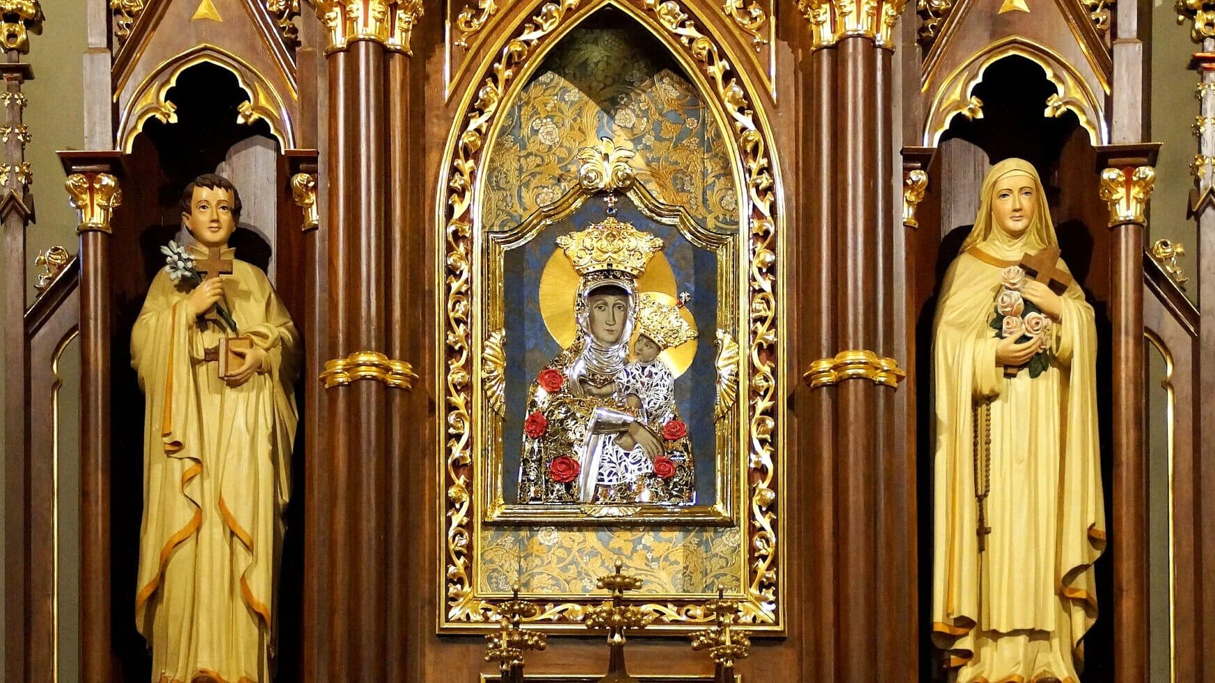 JODŁÓWKA: Sanktuarium MB Pocieszenia gromadzi wiele grup i pielgrzymek