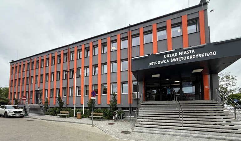 Jutro sesja Rady Miasta Ostrowca. W porządku obrad uchwała z apelem o budowę kolejowego Korytarza Centralnego