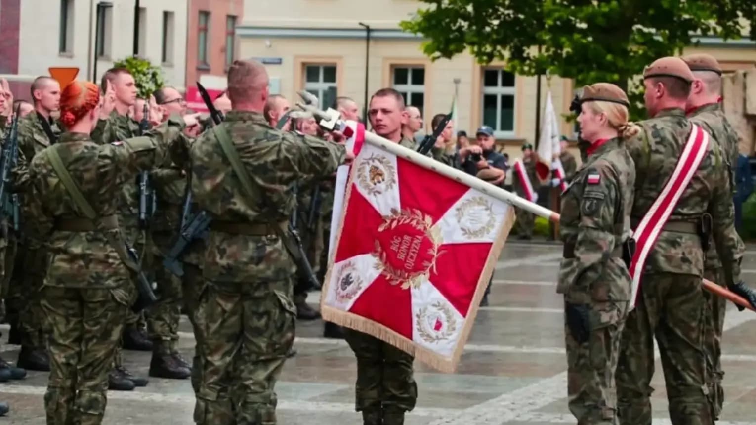 Kadeci ze Sławięcic złożyli wojskową przysięgę. Pięciu uczniów zasiliło szeregi WOT