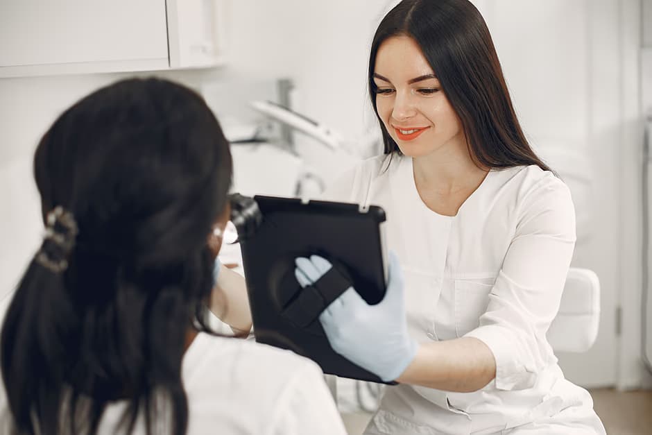 „Kawa z dermatolożką”. Przyjdź na bezpłatne badanie znamion w Gdańsku