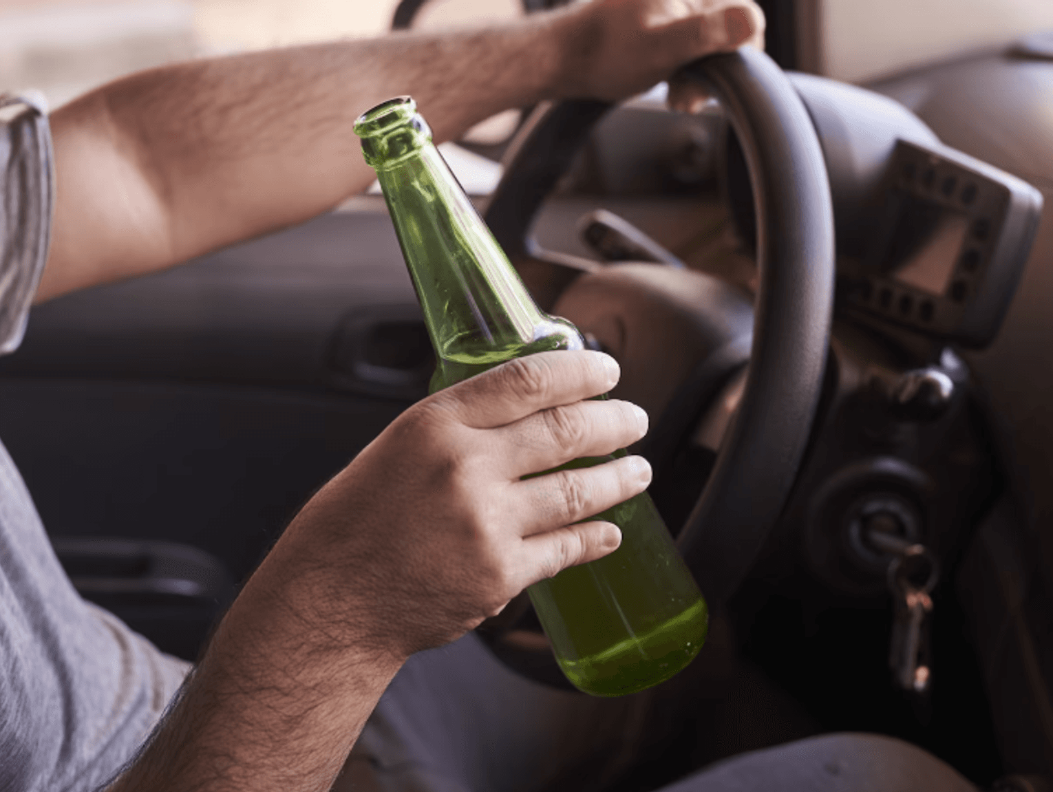 Kierowca z Warszawy zatrzymany w Żelechowie. Jechał po pijanemu luksusowym Mercedesem
