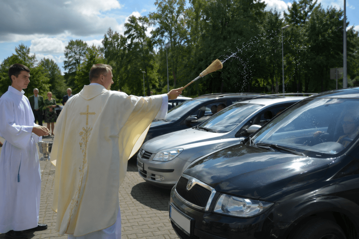Kierowcy też mają swoje 10 przykazań. Ruszył Tydzień św. Krzysztofa Kierowcy też mają swoje 10 przykazań. Ruszył Tydzień św. Krzysztofa