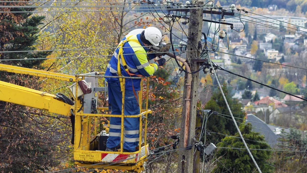 Kilka godzin bez prądu. Zacznie się jutro. Gdzie zaplanowano przerwy w dostawie energii?